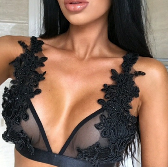 Last Ones🔥Floral Embroidery Black Bralette - Picture 3 of 6