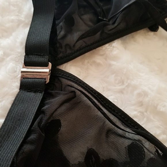 Last Ones🔥Floral Embroidery Black Bralette - Picture 5 of 6