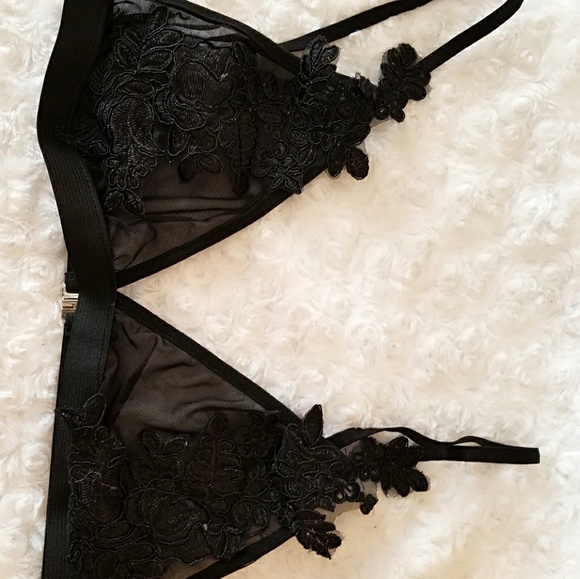Last Ones🔥Floral Embroidery Black Bralette - Picture 6 of 6