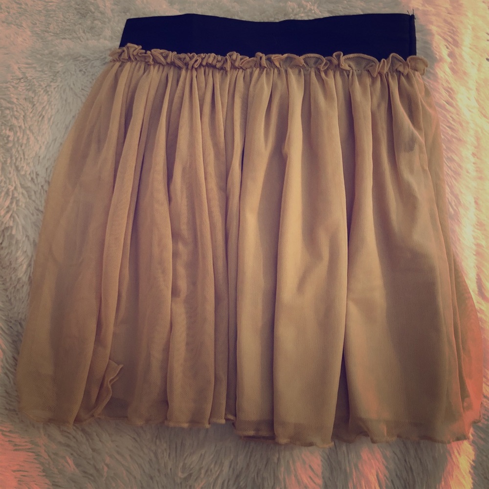 Adorable short skirt - tan with black elastic band