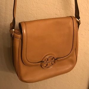 Tory burch mail bag