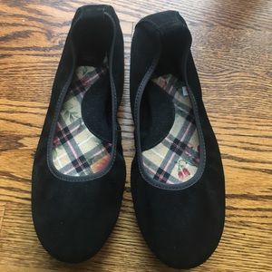 Born size 9 1/2 black dude flats