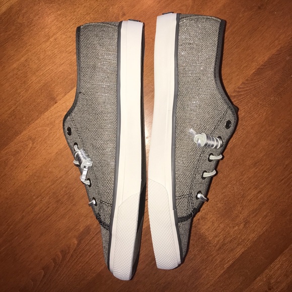 NEW Women’s Sperry Seacoast Canvas Sneakers - Picture 2 of 5