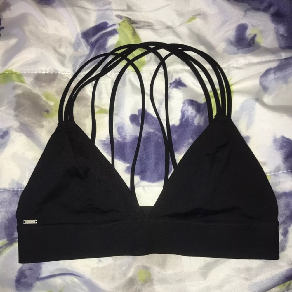💞 Victoria’s Secret Strappy Bralette ✨