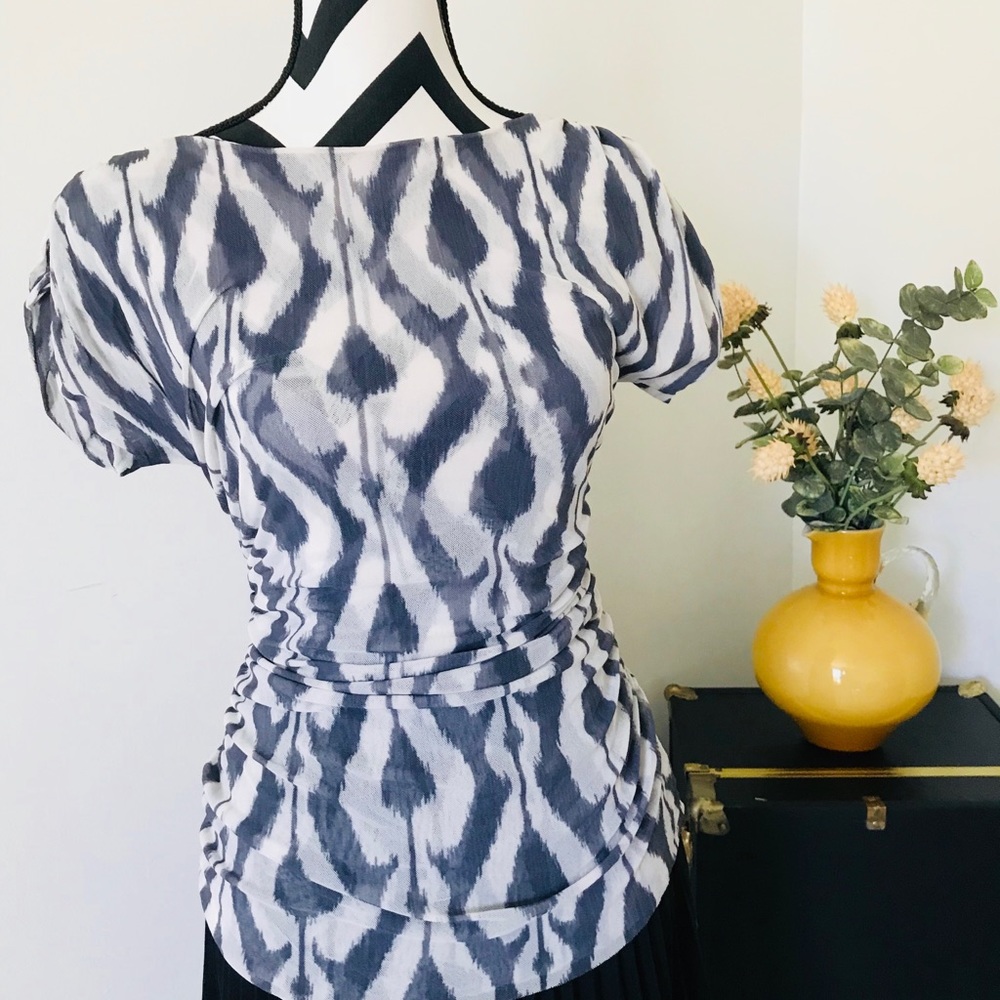 Cache Ruched-Stretch Nylon Top - Picture 5 of 6