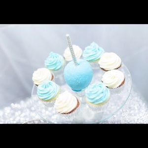 Meet your Posher, Cloraine