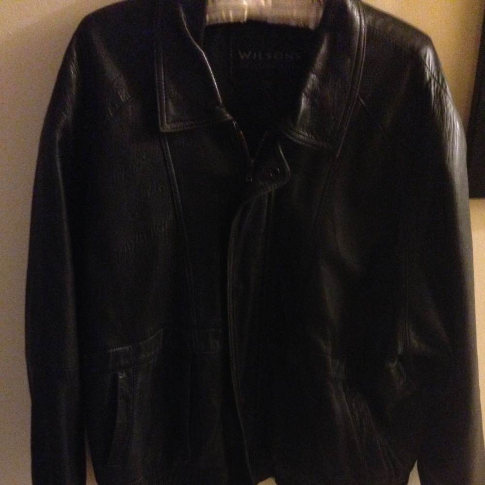 ๐LUCIOUS LEATHER๐ - Picture 2 of 7