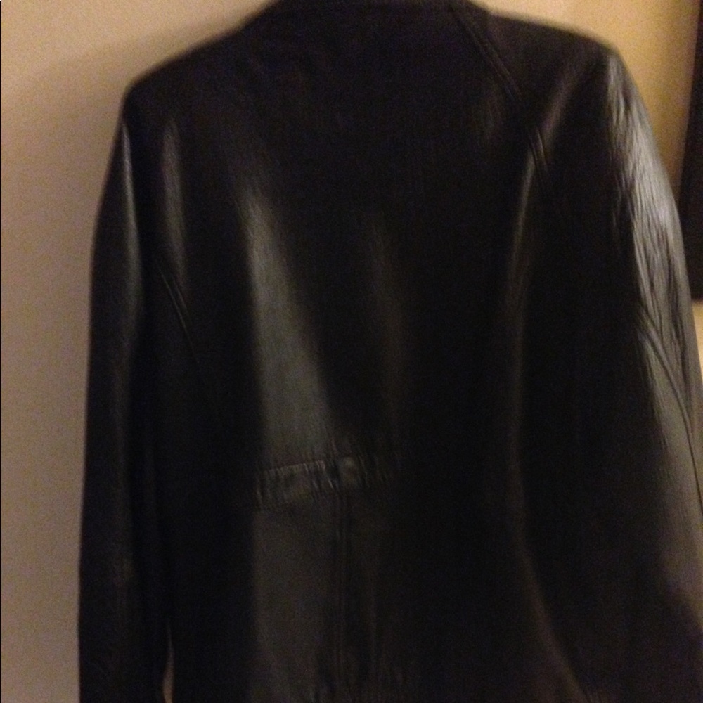 ๐LUCIOUS LEATHER๐ - Picture 3 of 7