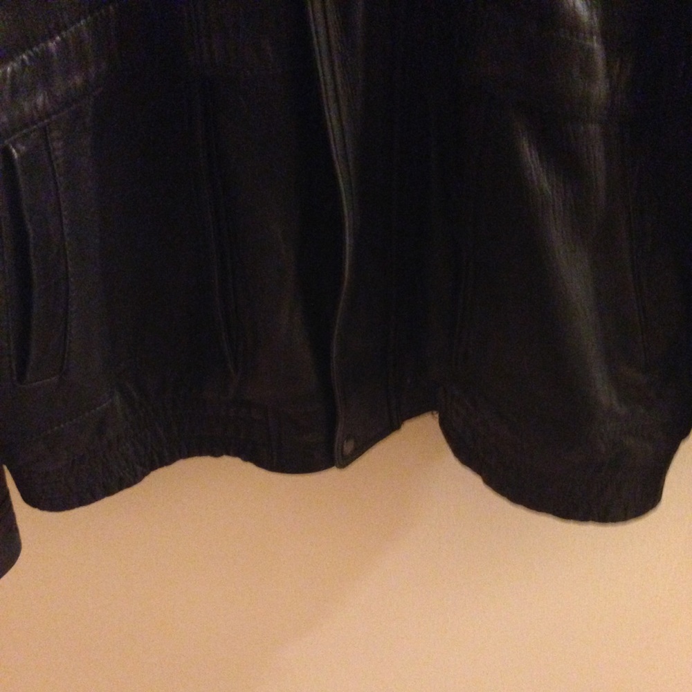 ๐LUCIOUS LEATHER๐ - Picture 4 of 7