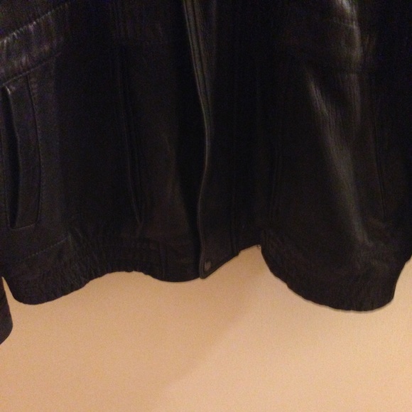 🎉LUCIOUS LEATHER🎉 - Picture 4 of 7