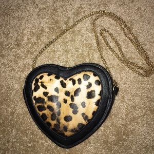Heart-shaped Leopard Shoulder Bag