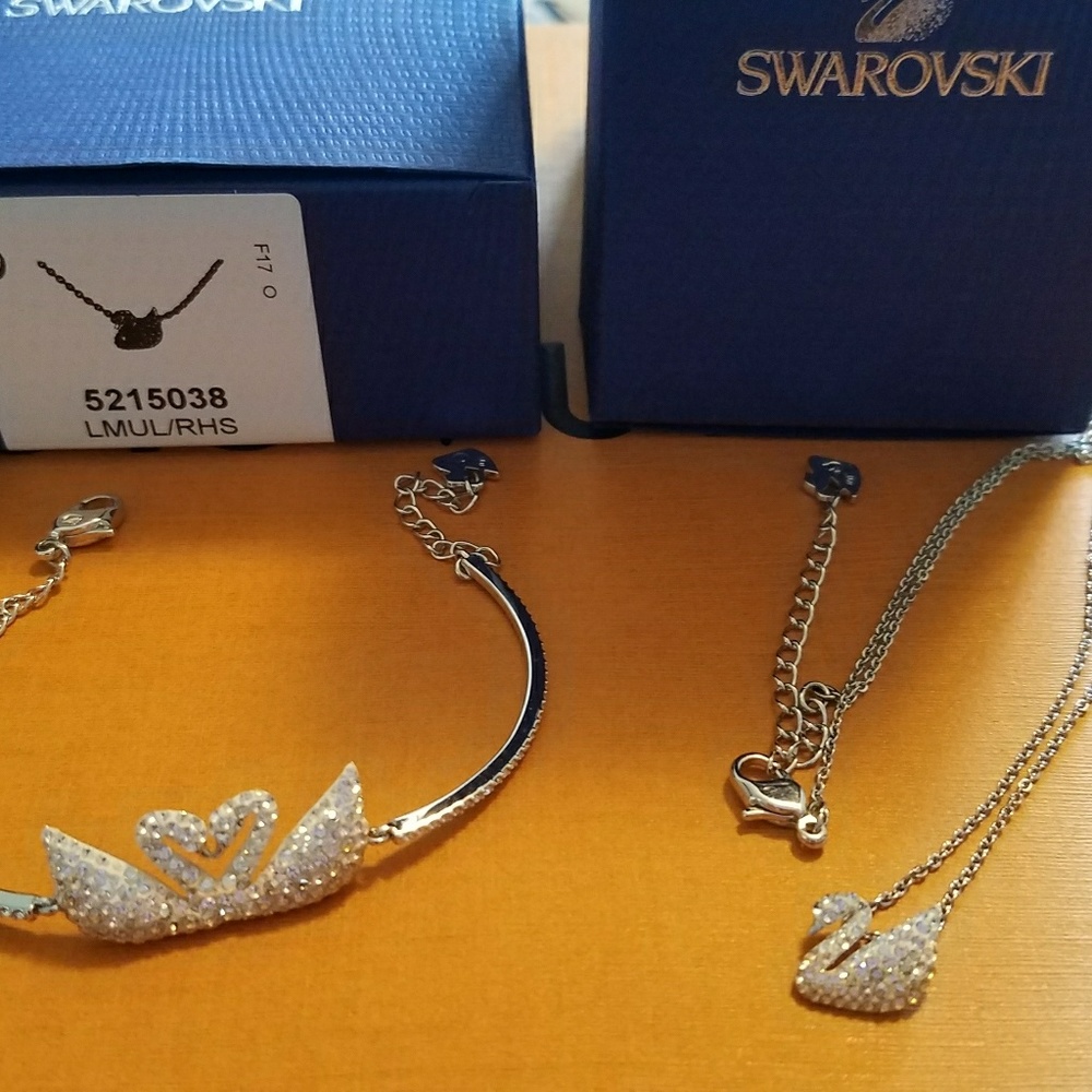 Swarovski Swan set