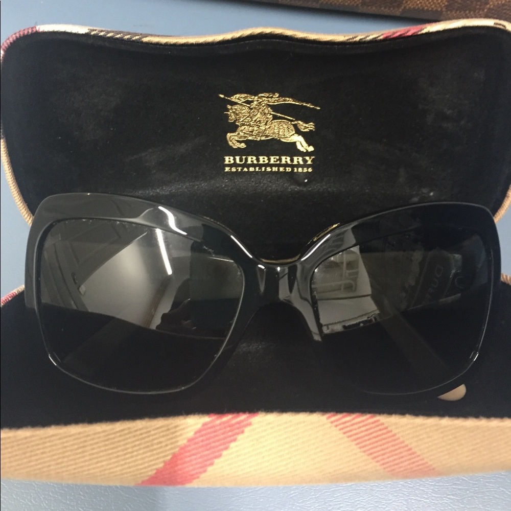 AUTHENTIC BURBERRY SUNGLASSES