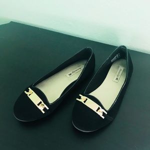 Black American Eagle flats with gold hardware 7
