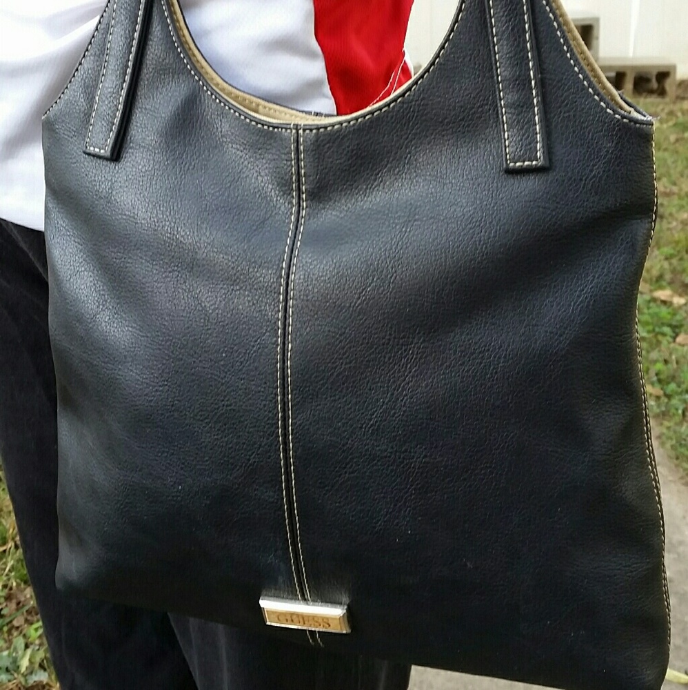 VINTAGE GUESS LEATHER HANDBAG EGPC