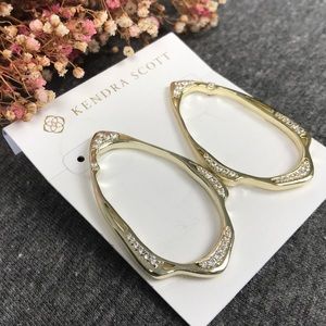 NWT Kendra Scott Livi Gold Stud Earrings