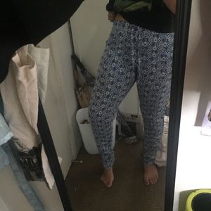 H&M blue patterned leggings