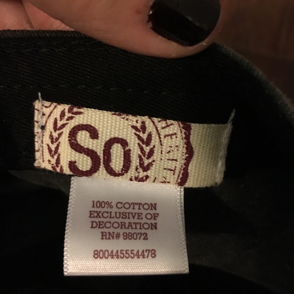 2 Stylish Baseball Hats - Picture 4 of 7