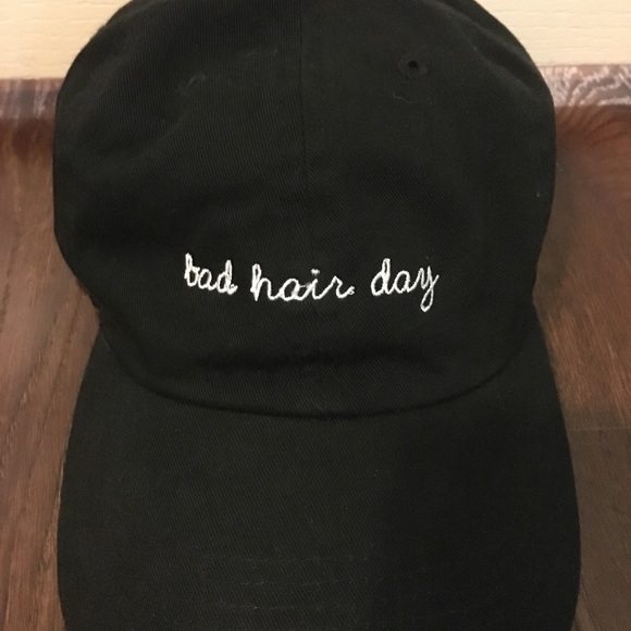 2 Stylish Baseball Hats - Picture 5 of 7