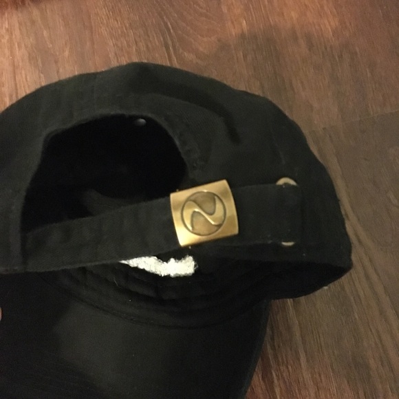 2 Stylish Baseball Hats - Picture 7 of 7