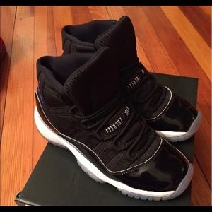 AIR JORDAN 11 SPACE JAM  RETRO SIZE 3.5/6