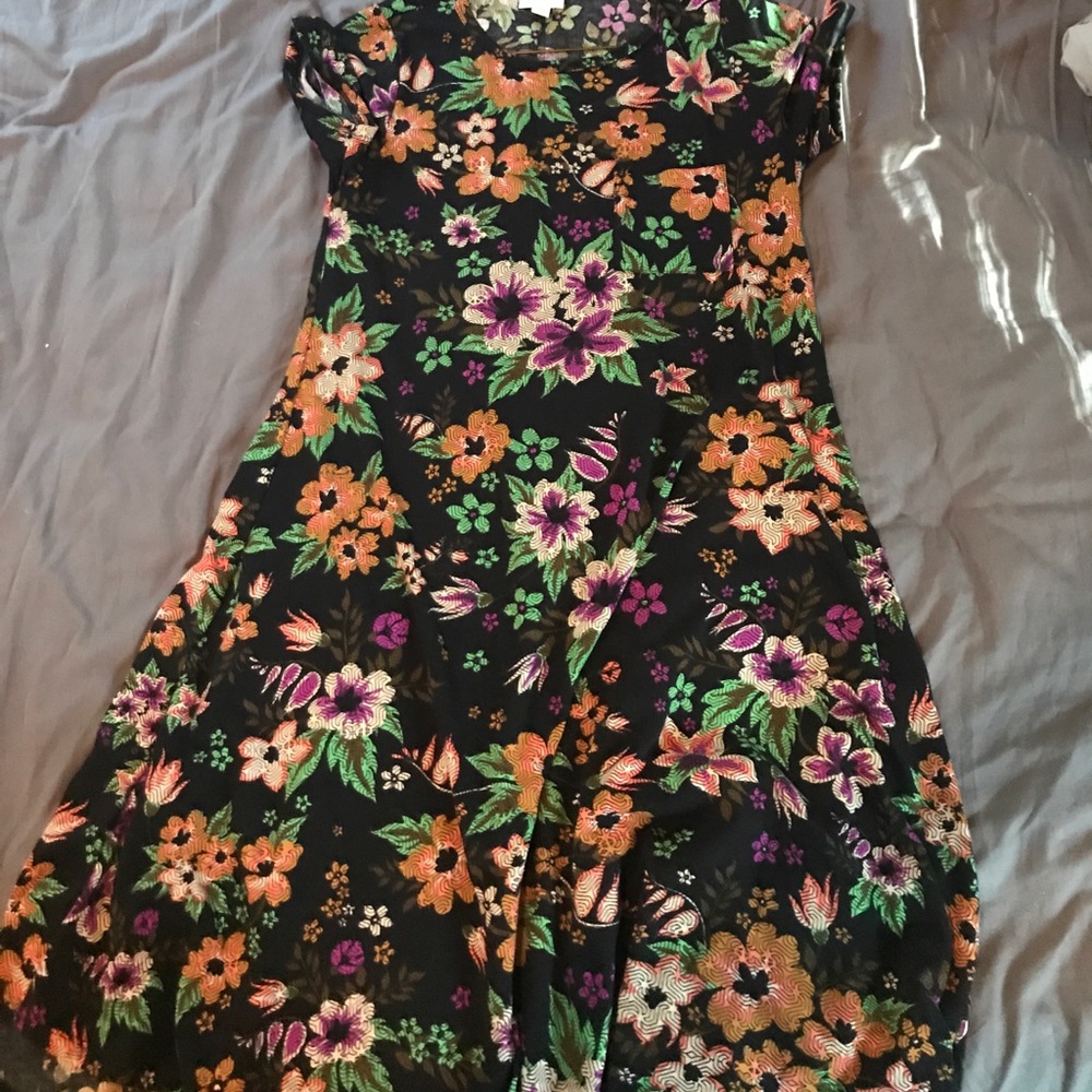 Floral Carly