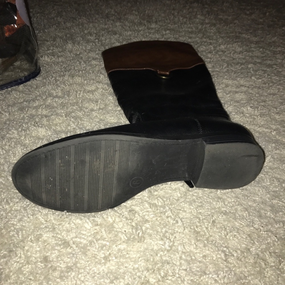 Boots - Picture 3 of 3
