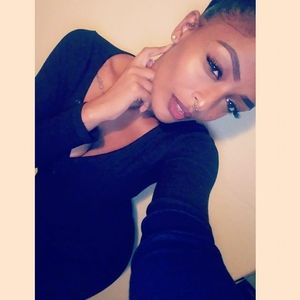 Meet your Posher, Selamina