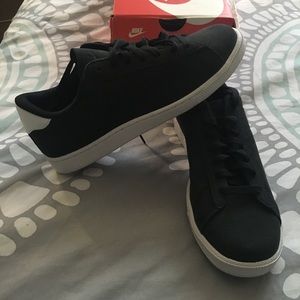 *price Firm* Brand new Nike shoes