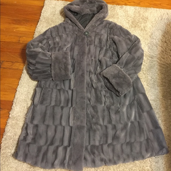 Dennis Basso Jackets & Blazers - Dennis Basso Faux Fur GrayReversible HoodedCoat 1X