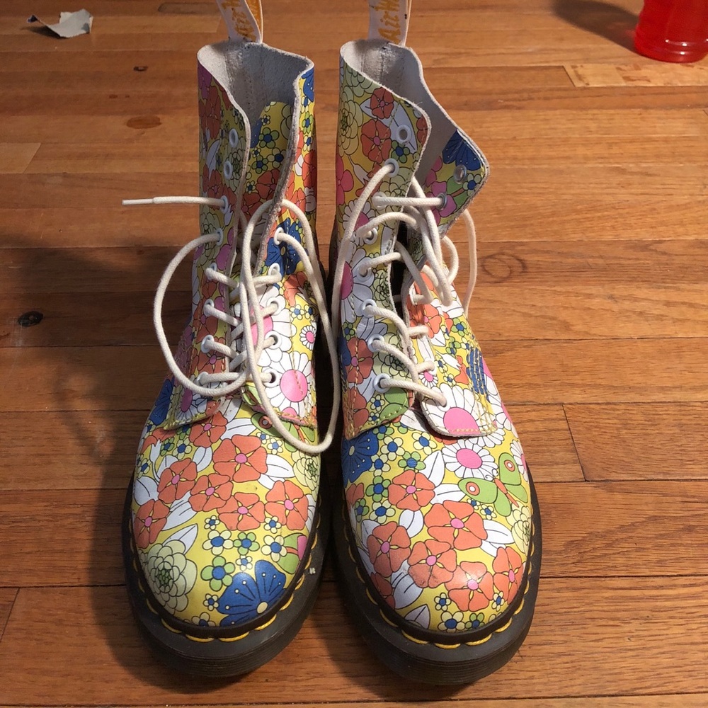 Super fun Dr. Martens size 10