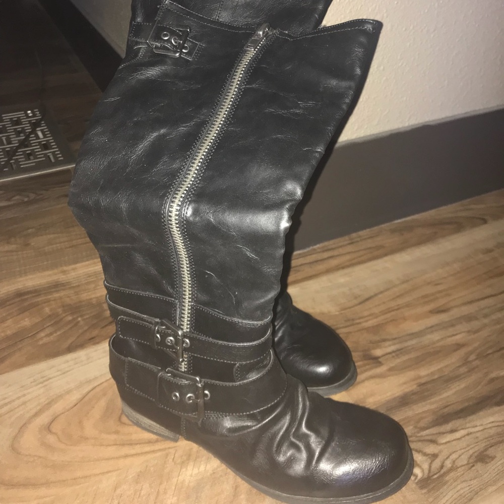 Black boots
