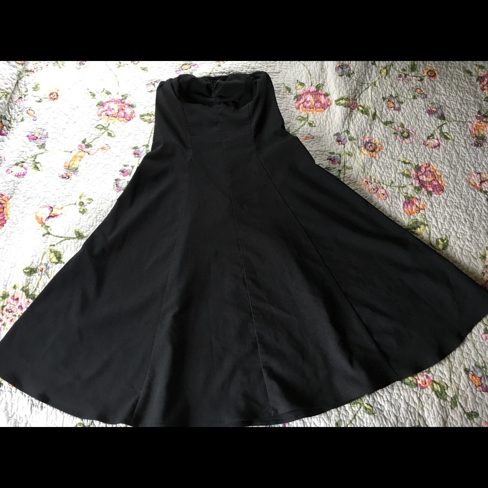 Beautiful strapless Stop Staring dress