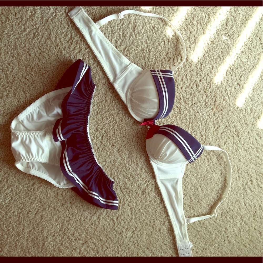 Cute & Sexy Sailor Lingerie Set