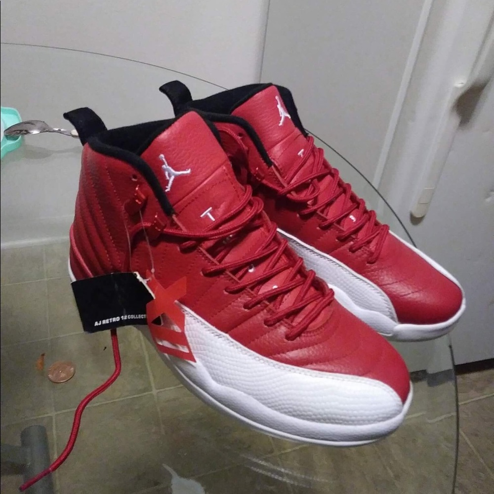 (Jordan retro 12 Cherry Alt)