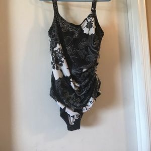 Speedo bathing suite size 18