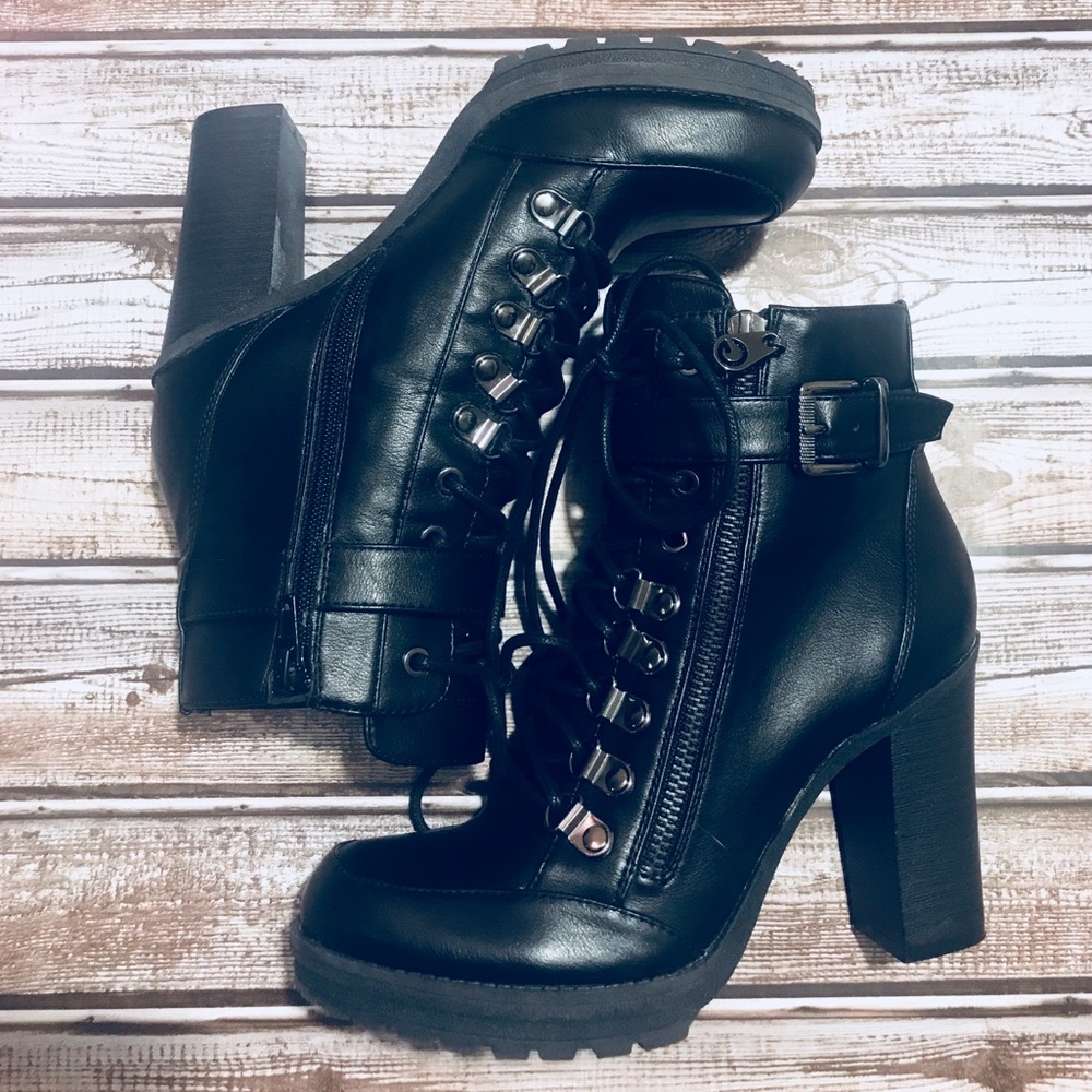 G by GUESS women’s grazzy lace-up Booties