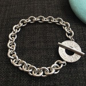 Toggle bracelet