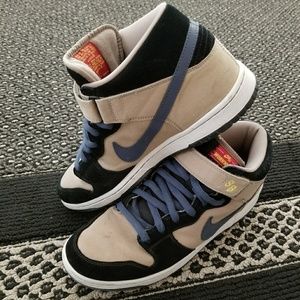 Nike Mid SB Dunks (Great Condition)