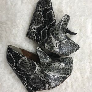 Jeffrey Campbell Havana Last tassel loafers Jeffrey Campbell Havana Last tassel loafers