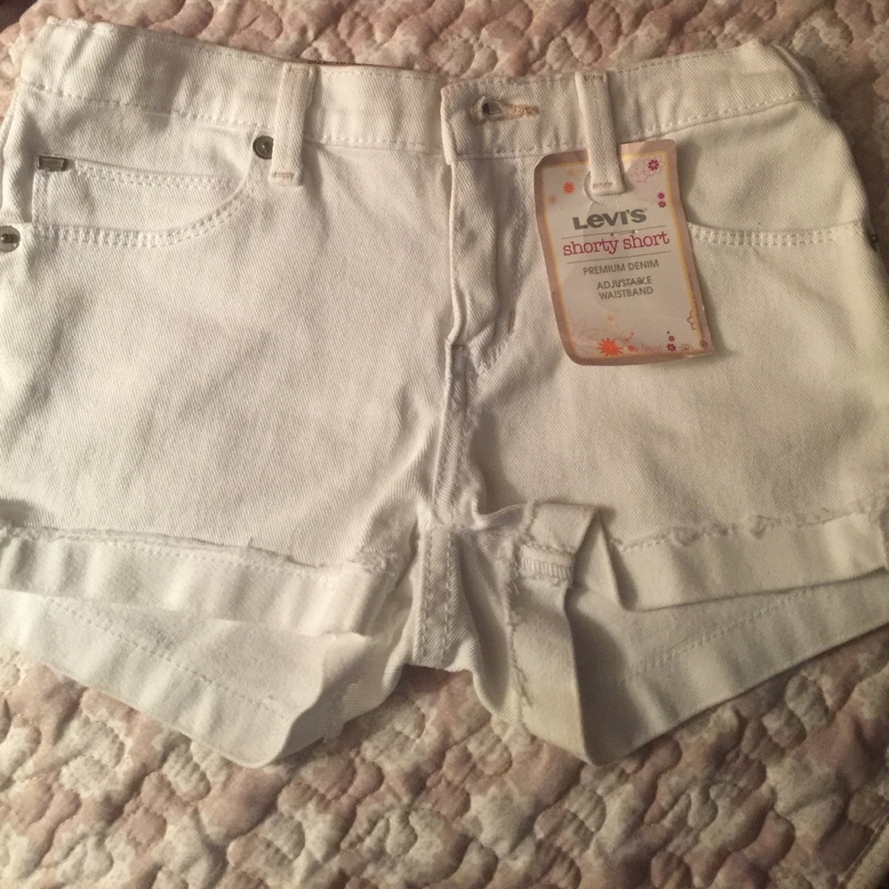NWT Levi’s girl shorts