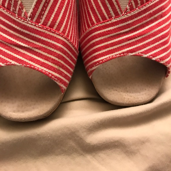 Toms Wedges - Picture 2 of 3