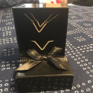 Victoria Secret Necklace & Bracelet Set