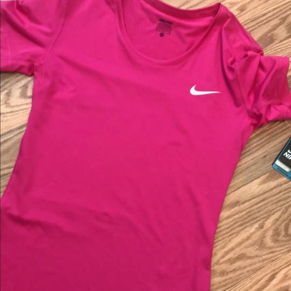 Nike pro T-shirt