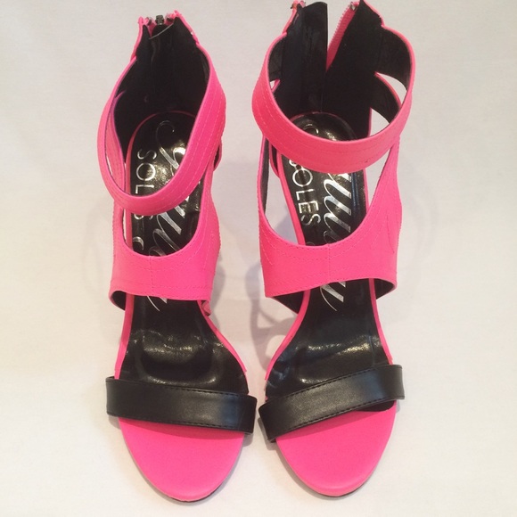Guilty Soles hot pink & black strappy heels size 7 - Picture 2 of 6