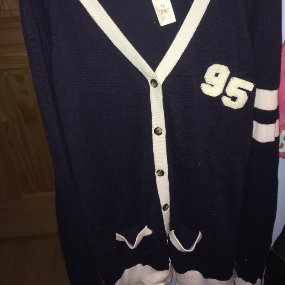 VARSITY STYLE CARDIGAN