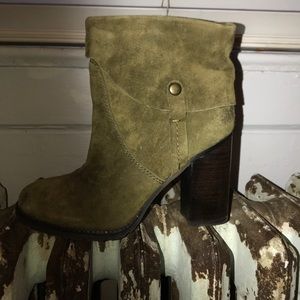 Frankie sarto olive green booties