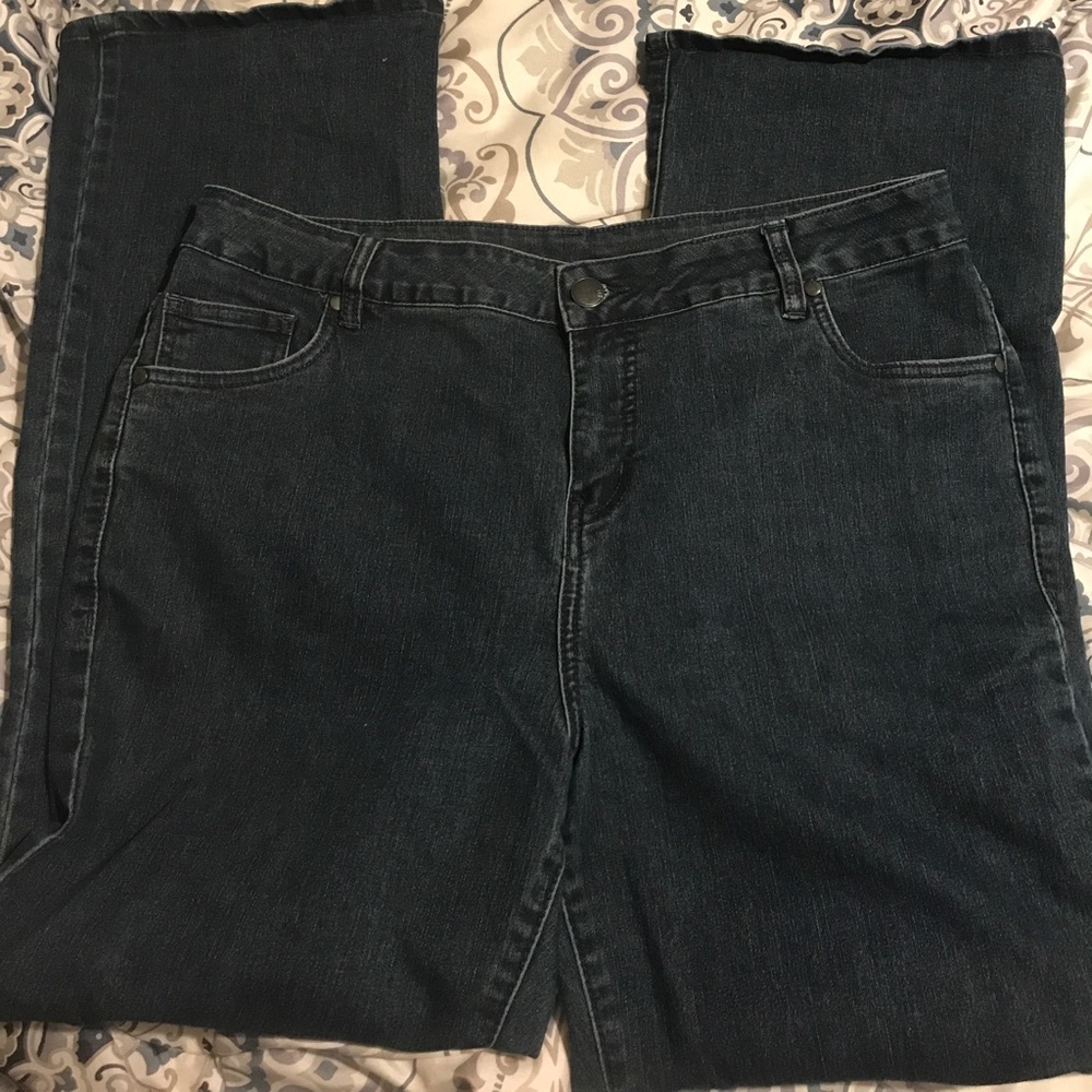 Blue Jeans from Avenue in good condition