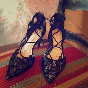 ❤️SAM & LIBBY LACE UP KITTEN HEALS❤️