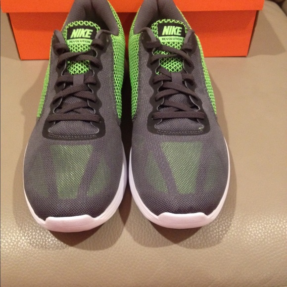 NWT men's Nike shoes - Picture 3 of 8